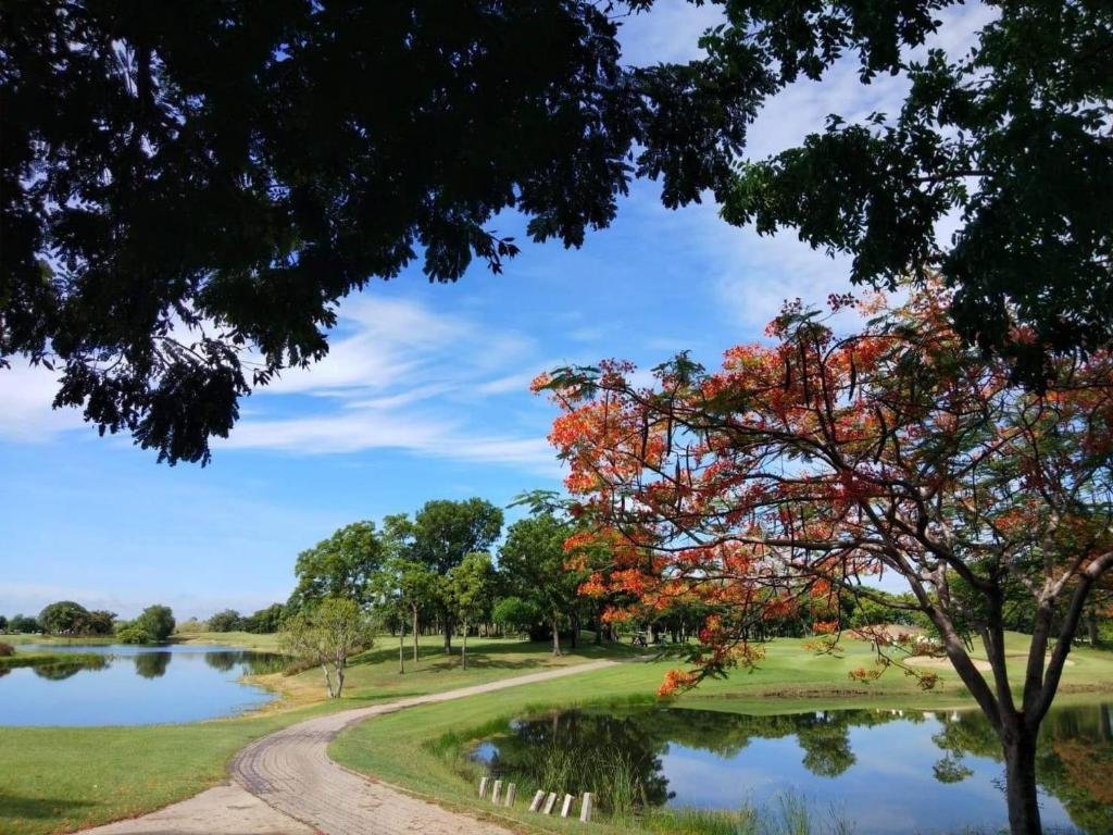 Накхон-Патхом: Uniland Golf & Resort