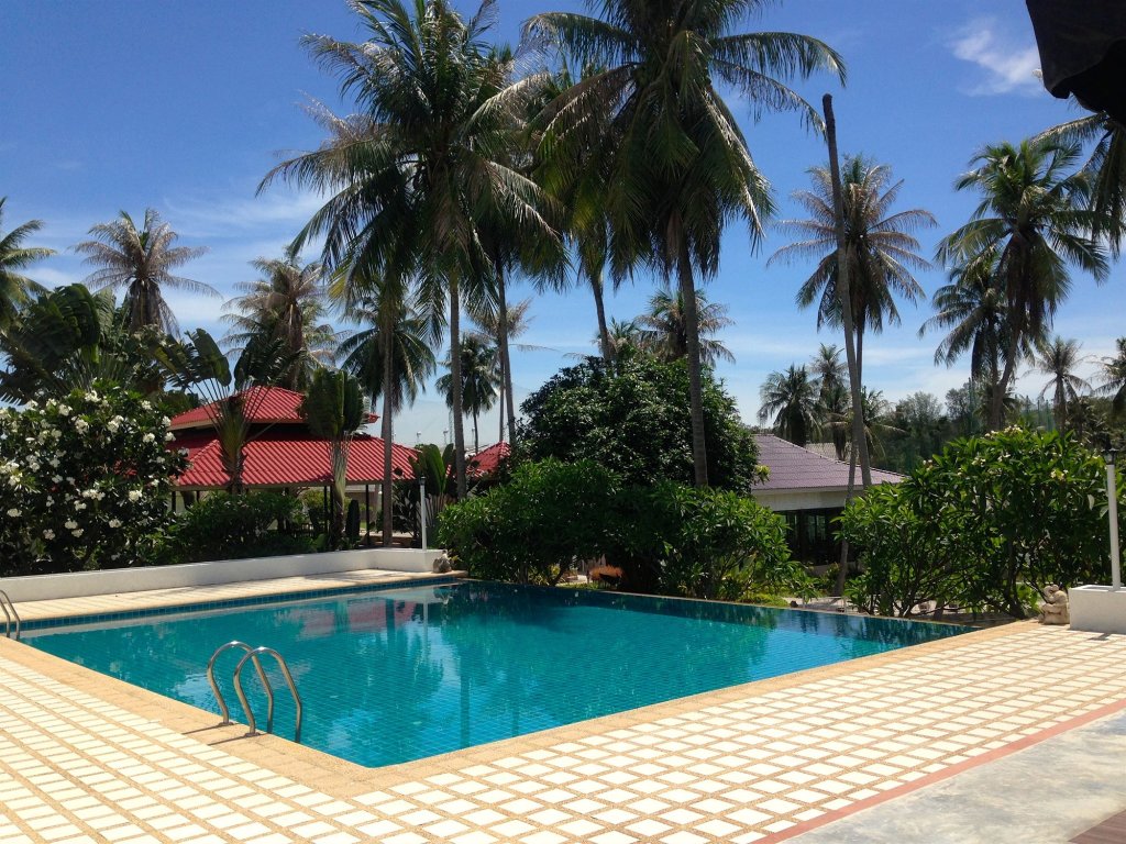 Сирача: Suwan Driving Range and Resort