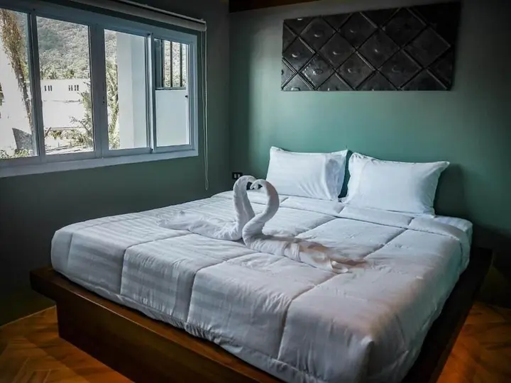 Остров Тау: The CK Hostel