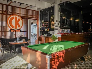 Остров Тау: The CK Hostel