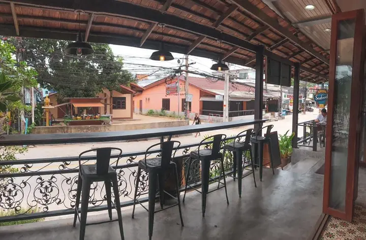 Остров Тау: The CK Hostel