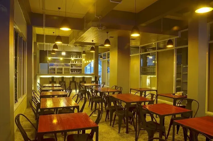 Остров Тау: The CK Hostel