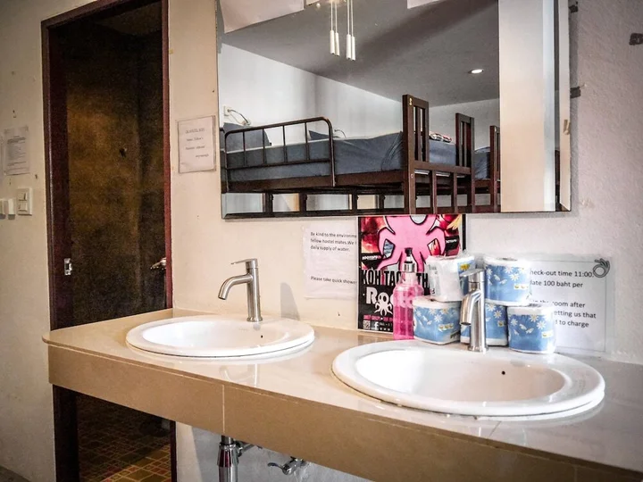 Остров Тау: The CK Hostel