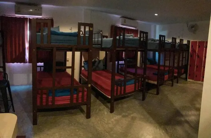Остров Тау: The CK Hostel