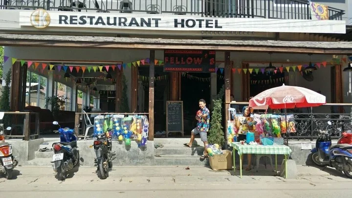 Остров Тау: The CK Hostel
