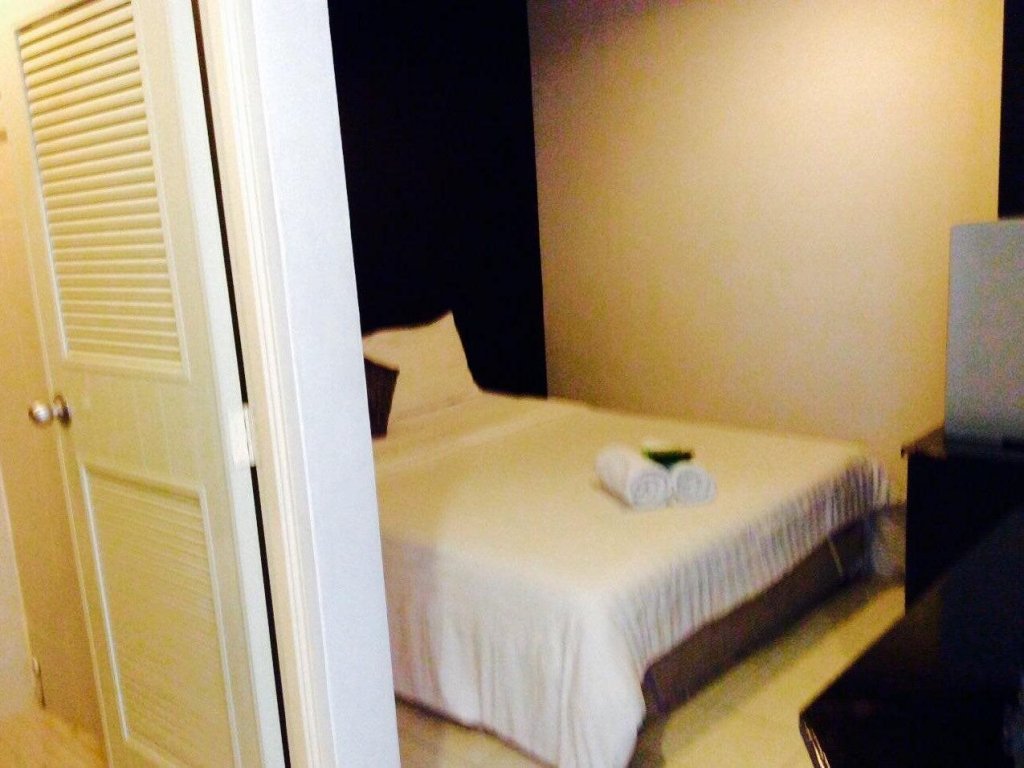 Кату: The Bird Cage Patong Guesthouse