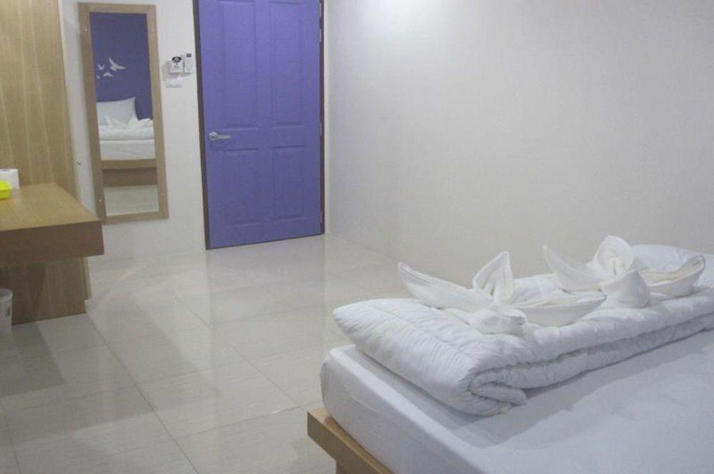 Накхонситхаммарат: Issara Na Nakhon Living Hotel