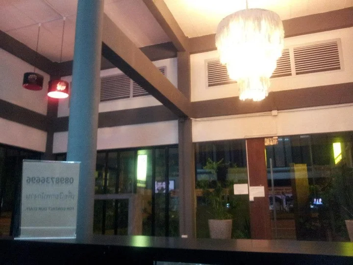 Тхаланг: At Thalang Hotel