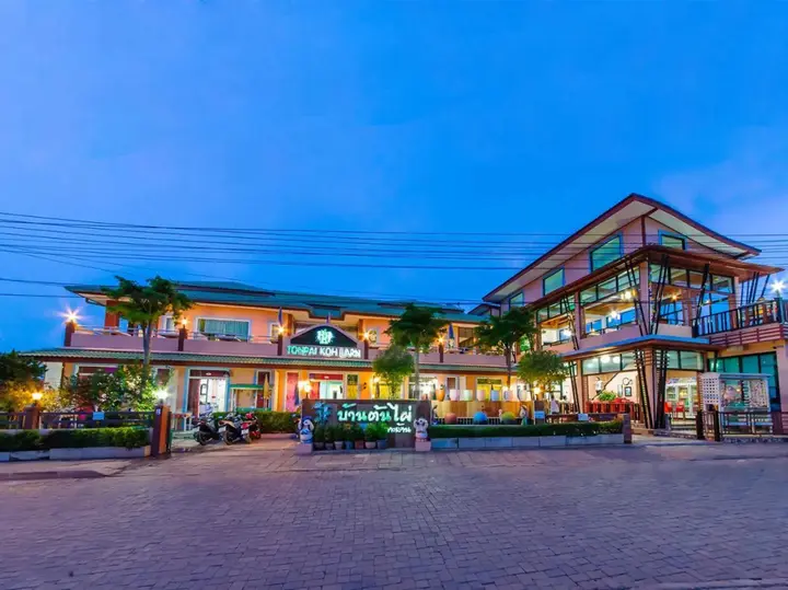 Ко-Лан: Baan Tonpai Koh Larn