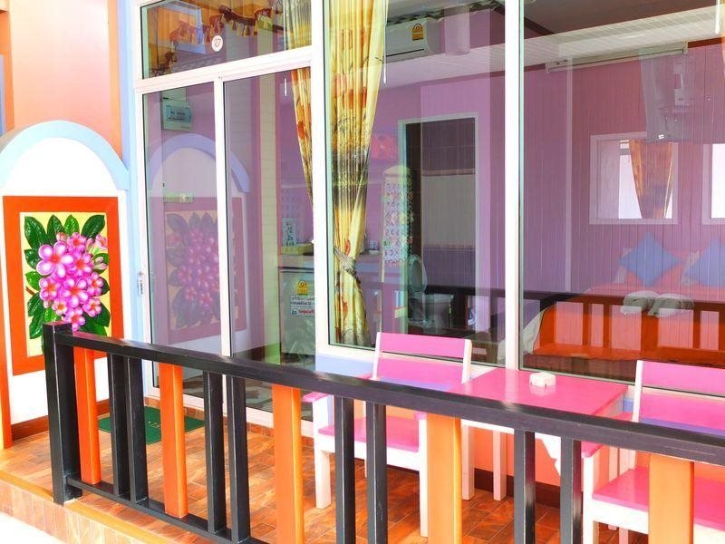 Ко-Лан: Baan Tonpai Koh Larn
