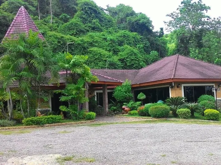 Нонг Нам Дэнг: Khao Yai Wanalee