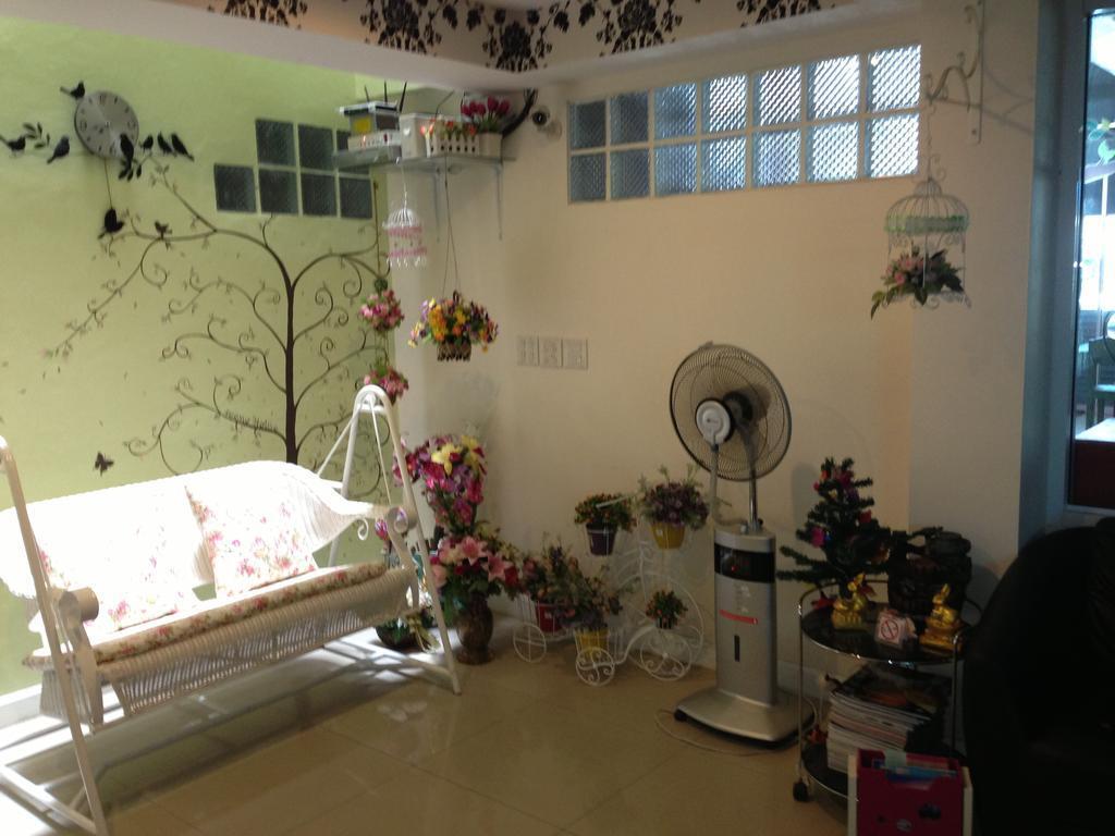 Накхонситхаммарат: Teeny House