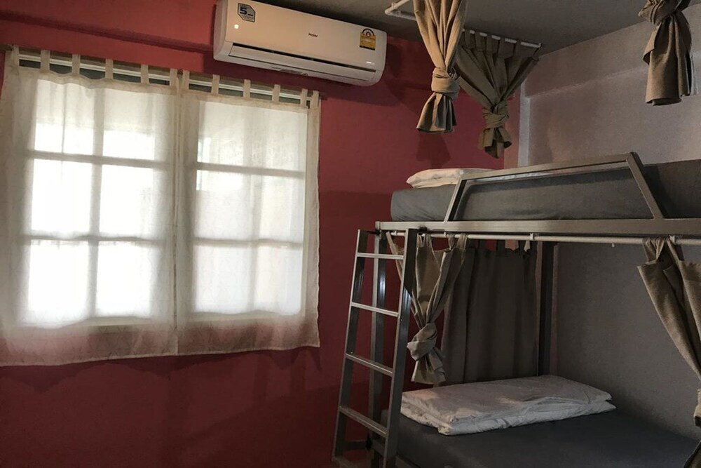 Бангкок: Nesuto Hostel & Cafe Ramkamhaeng 52