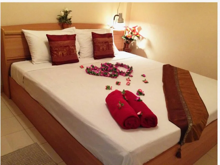 Кату: Honey Bear Guesthouse