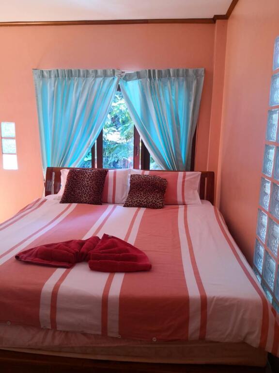 Ко Самет: Black Marine Guest House