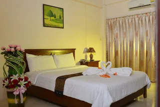 Нонг Нам Дэнг: Phuranya Resort