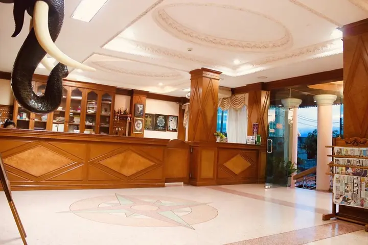 Пхаяу: Phuthong Place