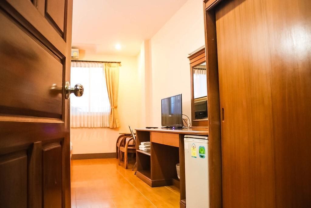 Пхаяу: Phuthong Place