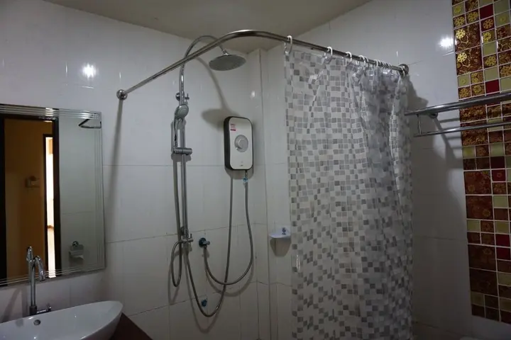 Нан: Ponburi Hotel
