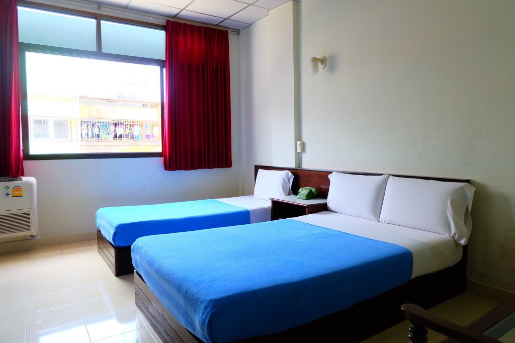 Сураттхани: Thairungruang Backpackers Suratthani