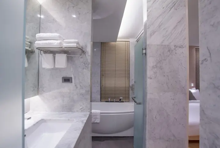 Сирача: Balcony Seaside Sriracha Hotel & Serviced Apartments (SHA Extra Plus)