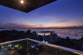 Сирача: Balcony Seaside Sriracha Hotel & Serviced Apartments (SHA Extra Plus)