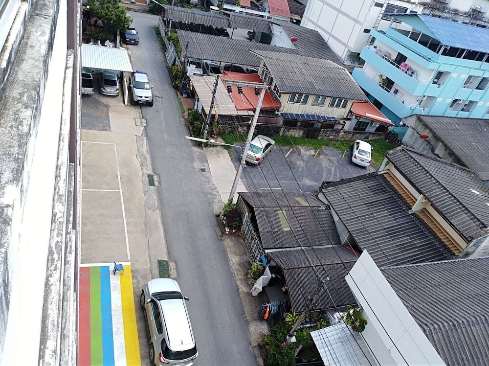 Сураттхани: Sansabai Place