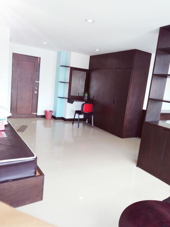 Сураттхани: Sansabai Place