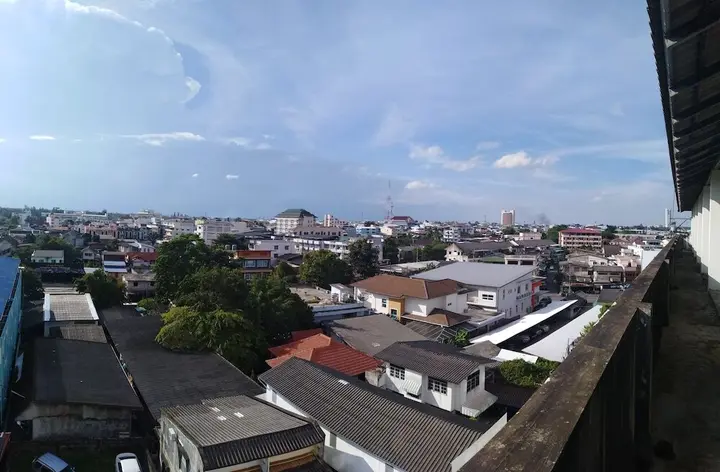 Сураттхани: Sansabai Place