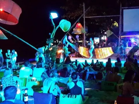 Пхи-Пхи-Дон: Koh Phi Phi Stones Bar Dorm Rooms & Restaurant