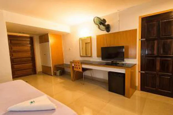 Садао: Satit Hotel