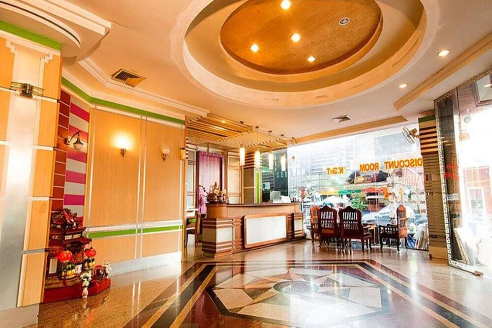 Садао: Satit Hotel