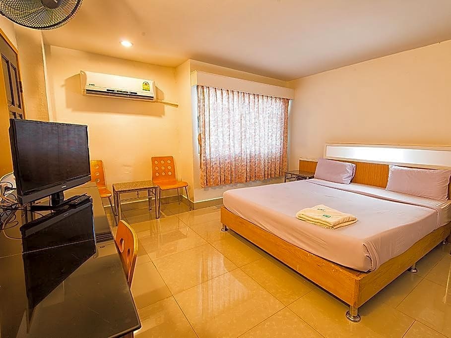 Садао: Satit Hotel