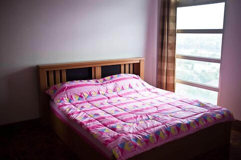 Паккрет: Lake View Superior Condominium