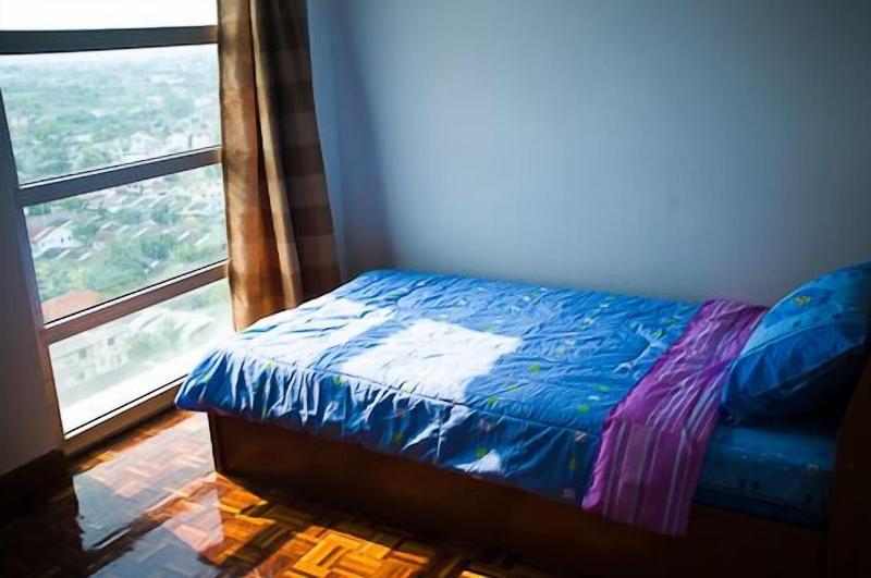 Паккрет: Lake View Superior Condominium