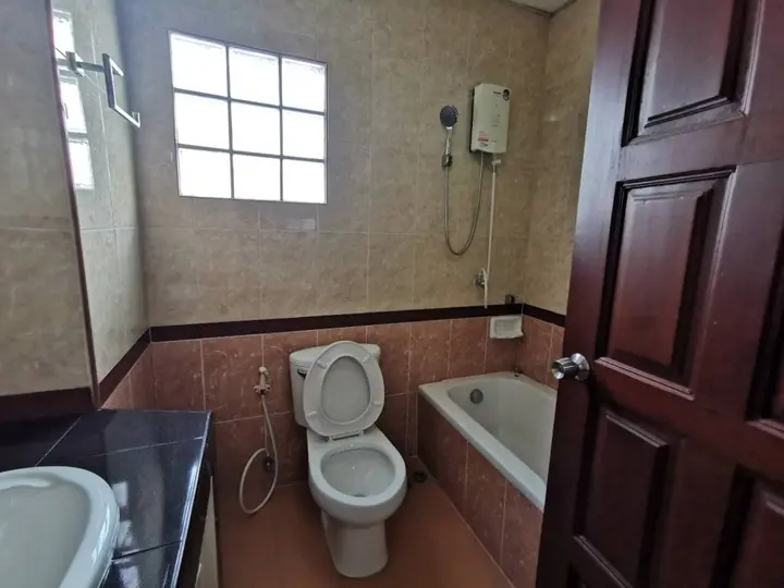 Тха Мапранг: Hihotel Saraburi (SHA Certified)
