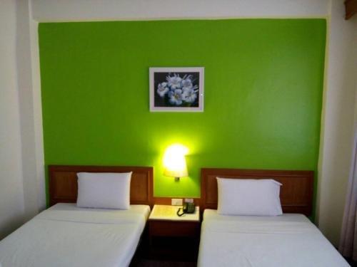 Накхонситхаммарат: Thaksin Hotel