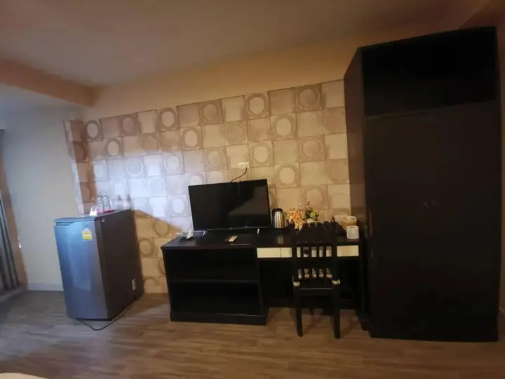 Сурин: Metro Residence