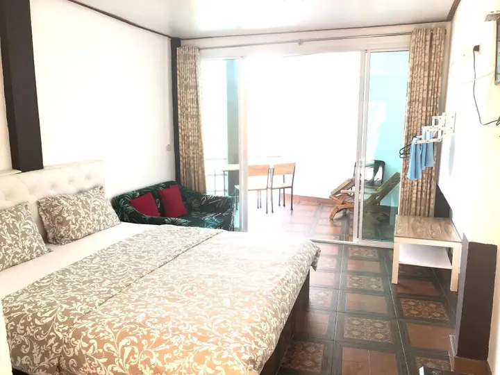 Ко Сичанг: Yellow House Koh Sichang