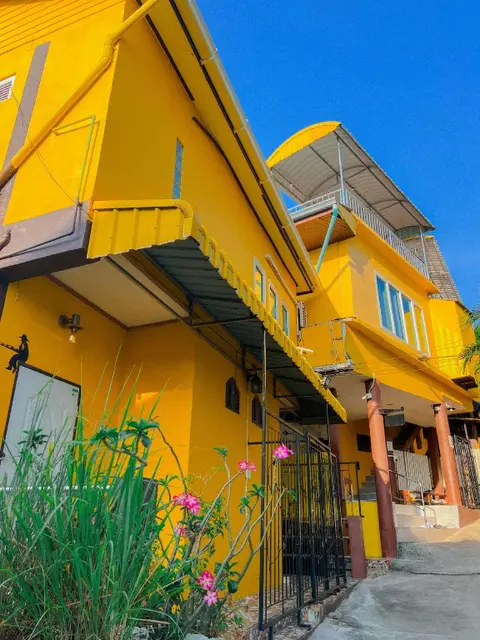 Ко Сичанг: Yellow House Koh Sichang