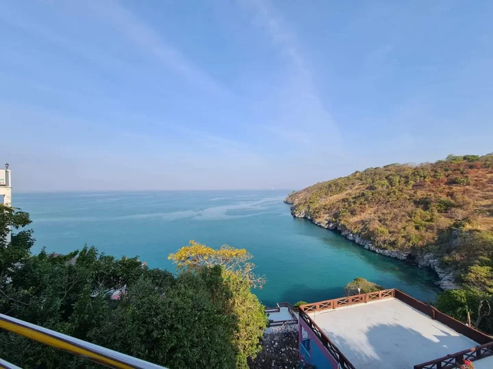 Ко Сичанг: Yellow House Koh Sichang