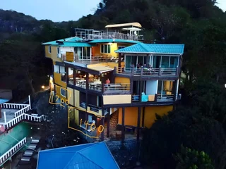 Ко Сичанг: Yellow House Koh Sichang