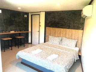 Ко Сичанг: Yellow House Koh Sichang