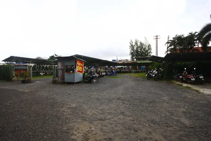 Бури Рам: Jaroensin Place