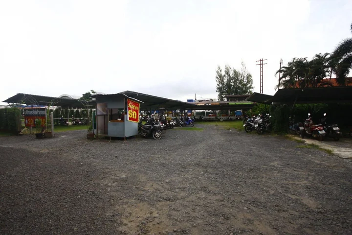 Бури Рам: Jaroensin Place