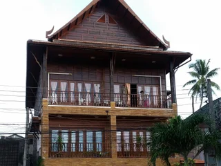 Кату: Beau and Blonde House Kamala