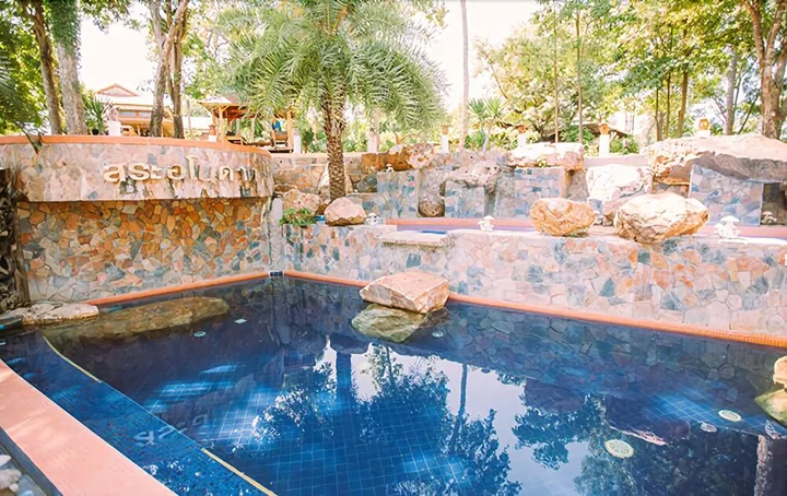 Си-Сават: Pufa EngNam Lake Resort