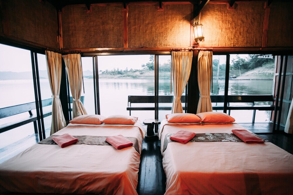 Си-Сават: Pufa EngNam Lake Resort
