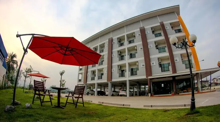 Лоэй: Plus Hotel Loei