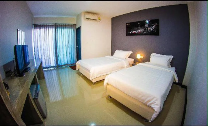 Лоэй: Plus Hotel Loei